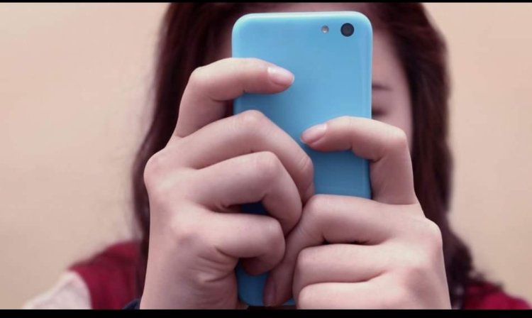 UTAH IS FIRST US STATE TO LIMIT TEEN SOCIAL MEDIA ACCESS